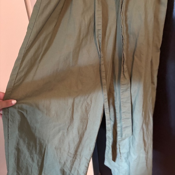 Uniqlo jumpsuit - Picture 2 of 3